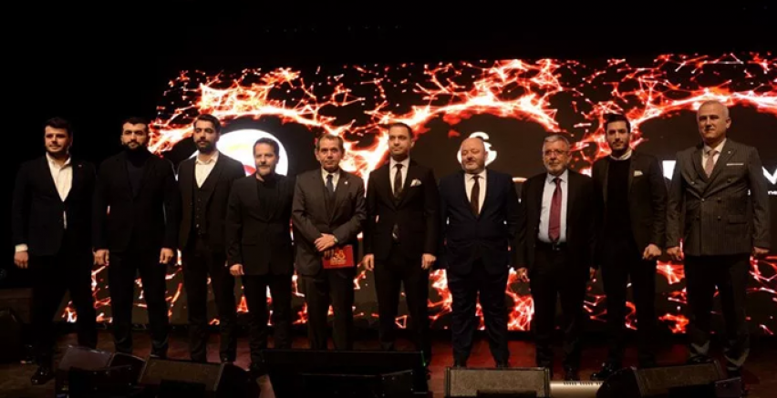 Galatasaray'dan bir saatte milyarlık satış!