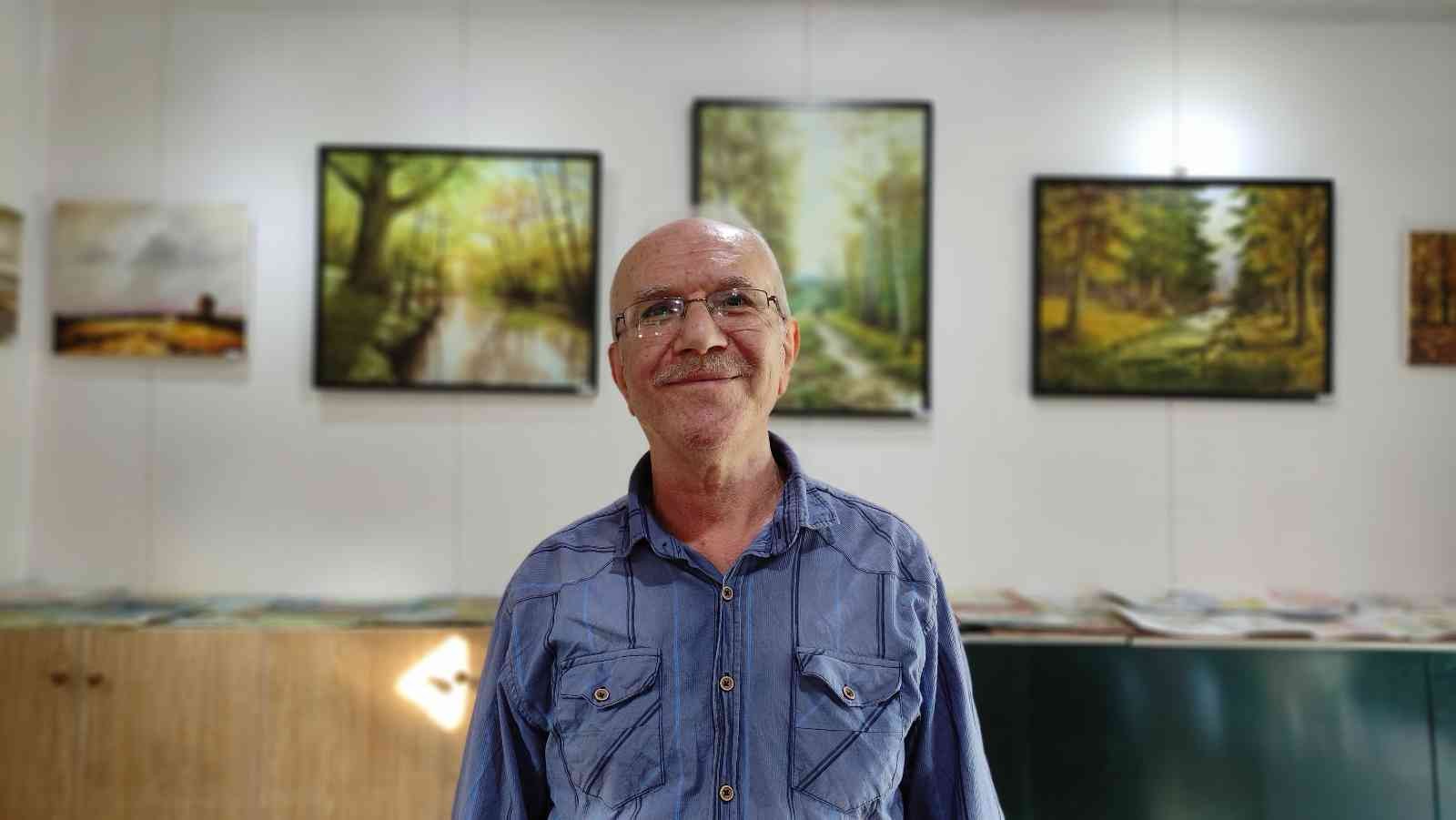 Geçimini 45 Yıldır Resim Yaparak Sağlıyor