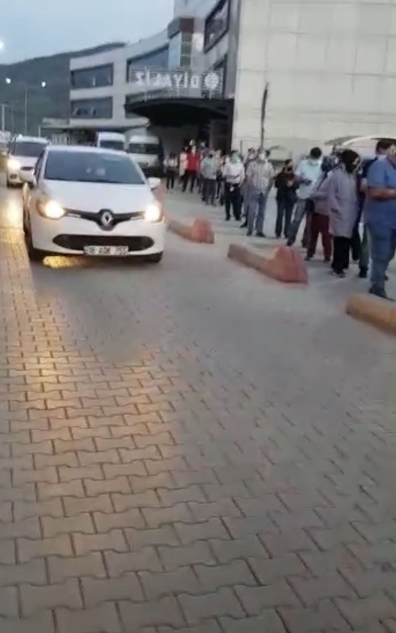Gemlik Ve Mudanyada Aşı Kuyruğu