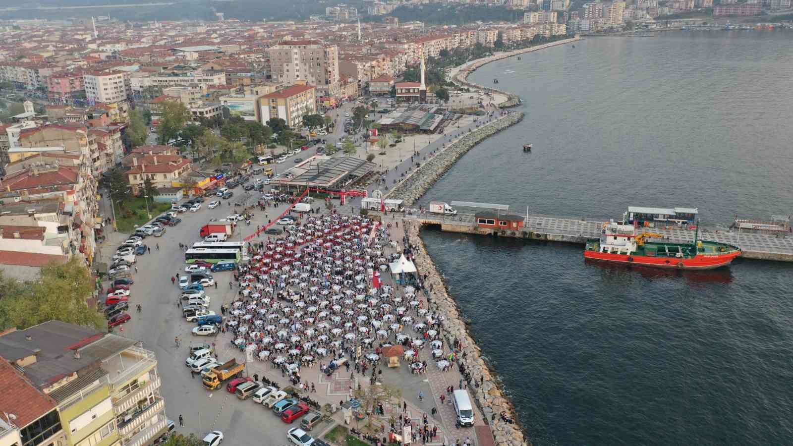 Gemlik'te Denize Nazır İftar