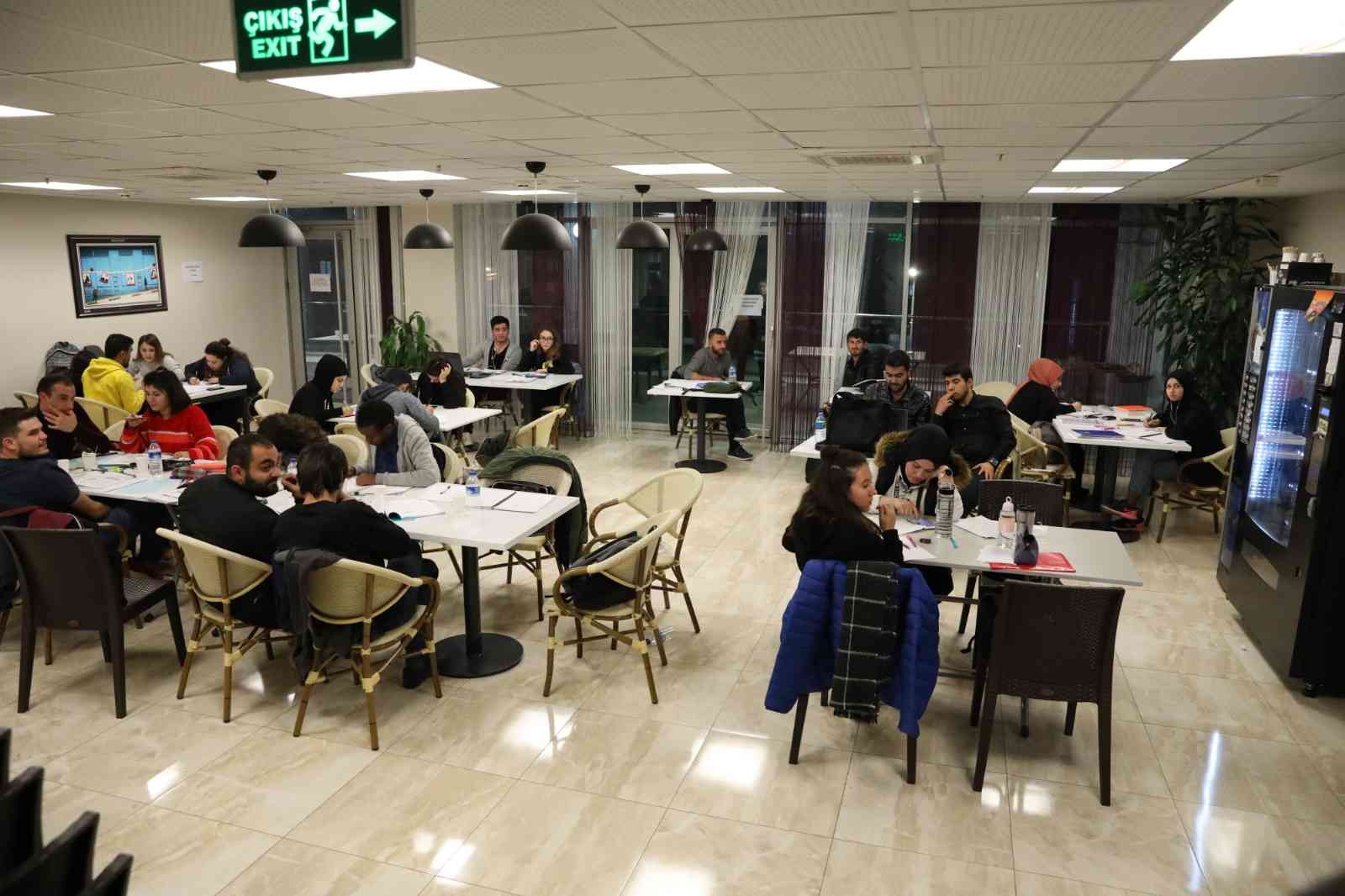 Gençlik Merkezinde ‘Vize Mesaisi