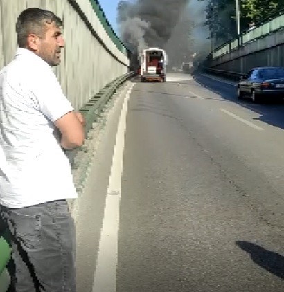 Görev Yaptığı Ambulans Alev Alınca Gözyaşlarına Boğuldu