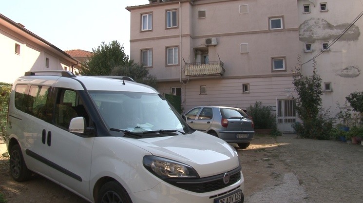 Habersiz Çarşıya Giden Karısını Bıçaklamıştı...