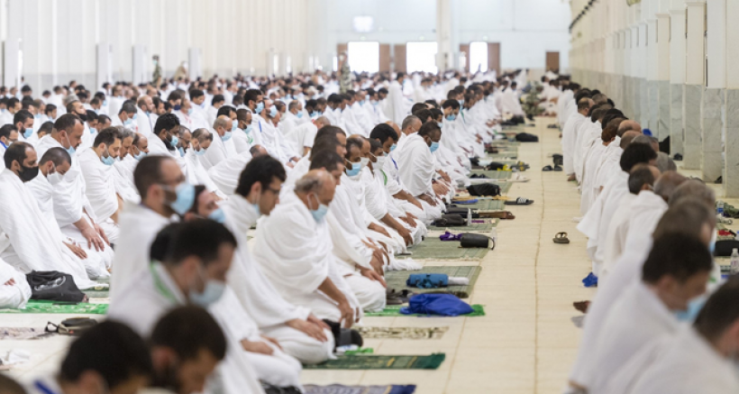 Hacı Adayları Arafat'ta Öğlen Namazını Kıldı