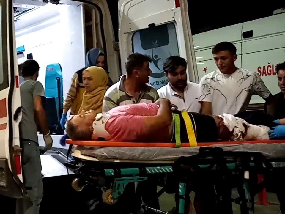 Hafif Ticari Araç İle Motosiklet Çarpıştı: 1İ Ağır 2 Yaralı
