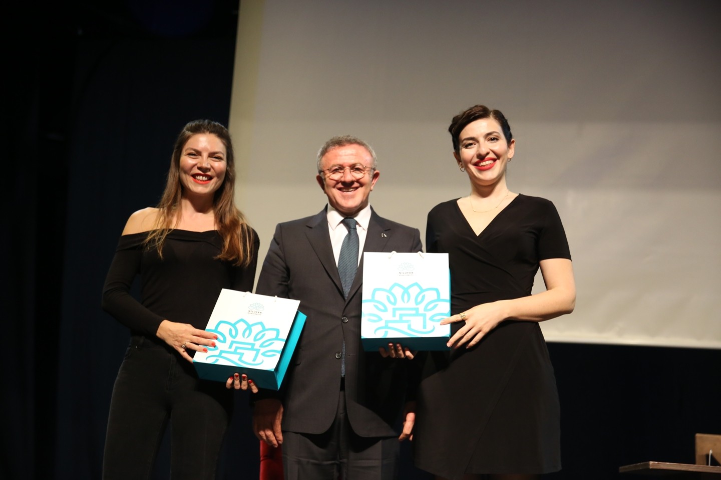 Hanau Ve Nilüferin Gençleri Türklandi Birlikte İzledi