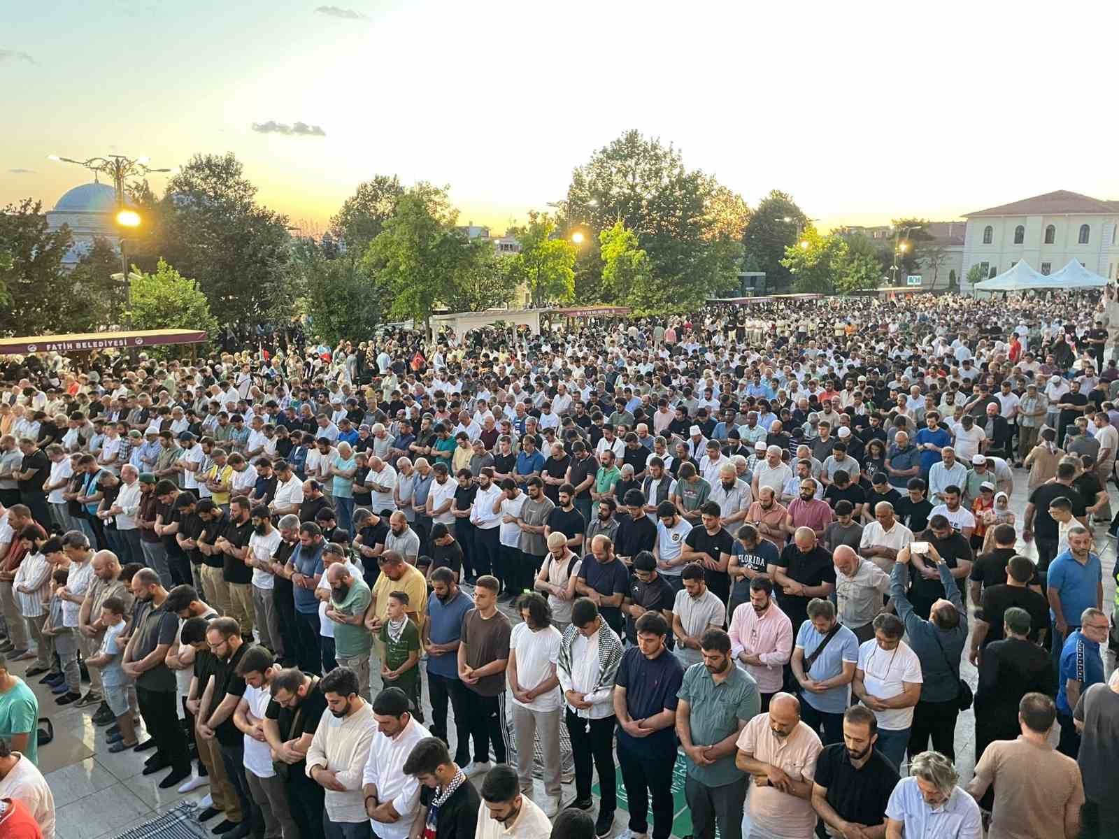 Haniyeye Düzenlenen Suikast Yürüyüşle Protesto Edildi