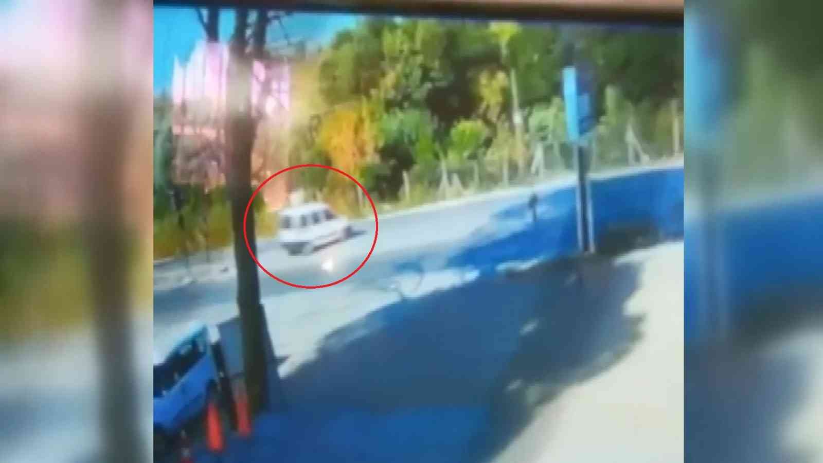 Hatalı Dönüş Yapan Araca Çarptı, Kask Sayesinde Kazayı Hafif Atlattı