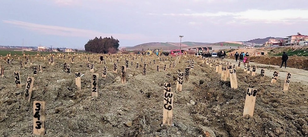 Hatay’da ‘deprem mezarlığı’nı Denizli kurdu