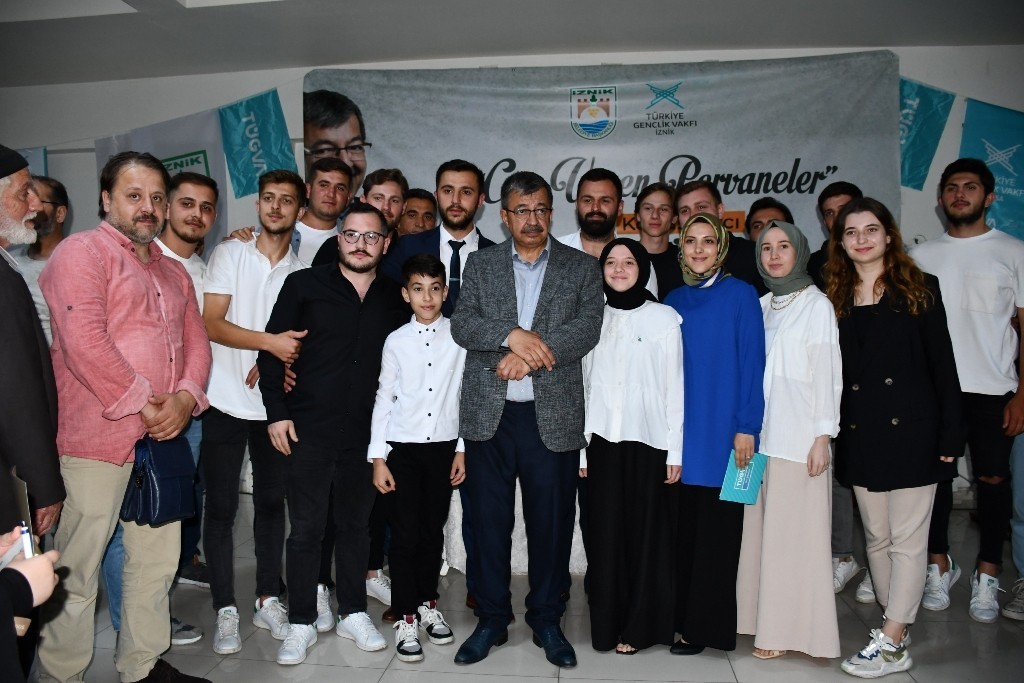 Hayati İnanç İznikte Sevenleriyle Buluştu