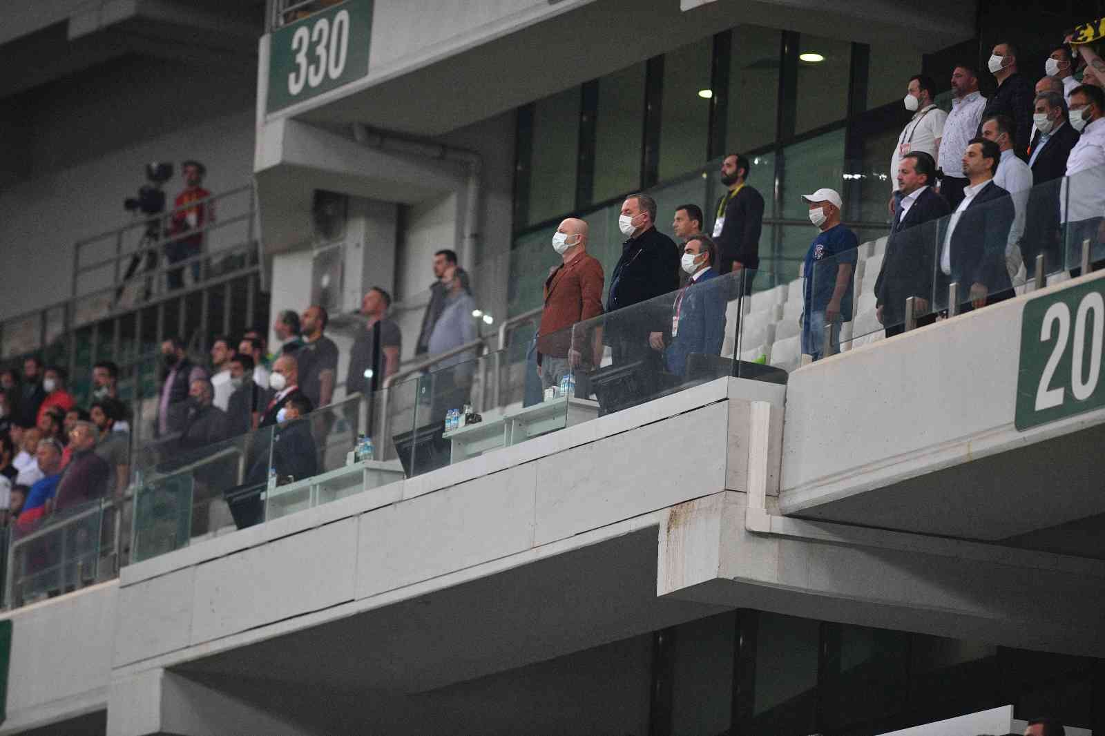 Hayrettin Gülgüler: “Bursaspor Kulübü Yönetimi Hiç Bir Zaman Taraftarını Karşısına Almaz”