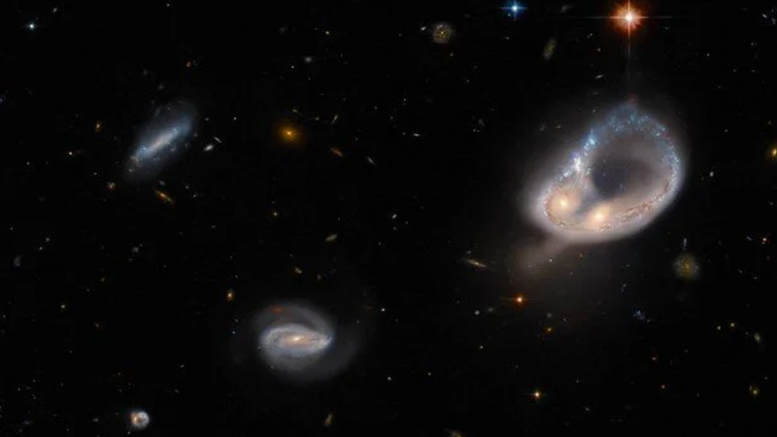 Hubble sıra dışı galaksi birleşimini yakaladı