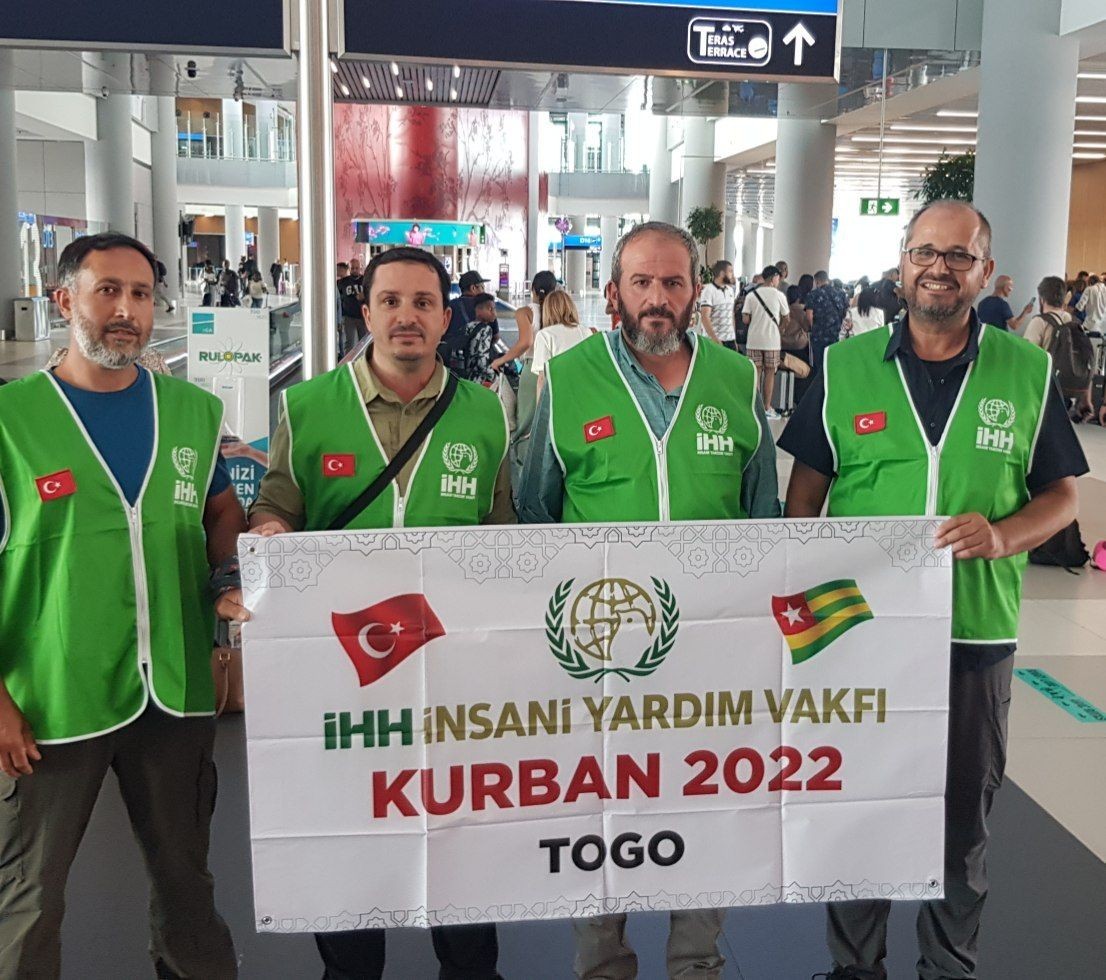 İhh Gönüllüleri Togoda Kaza Geçirdi: 3 Ölü, 2 Yaralı