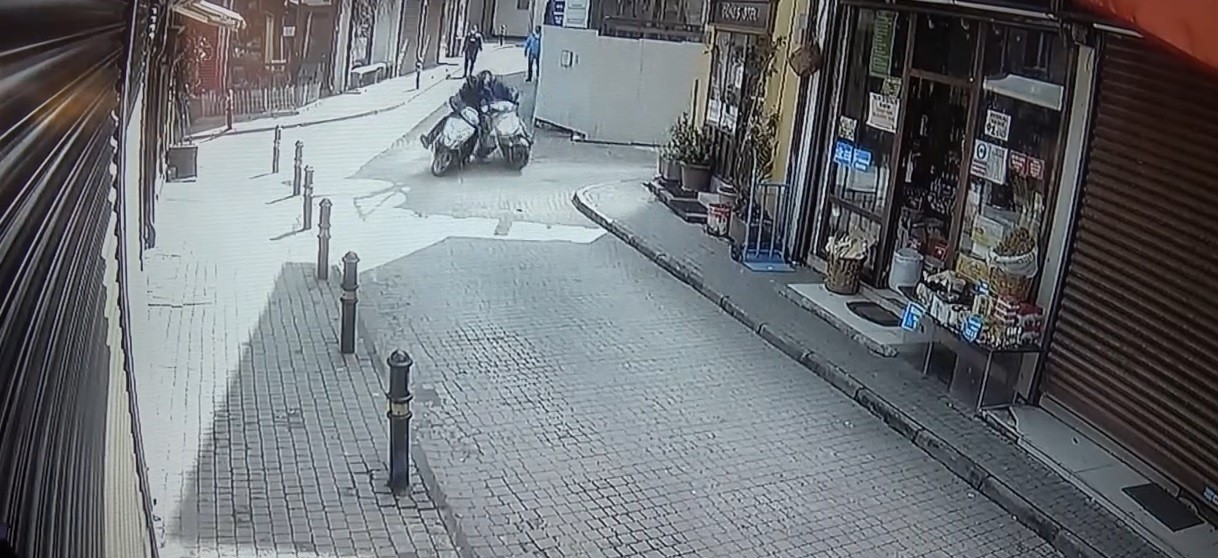 Bursa'da İki Motosiklet Çarpıştı