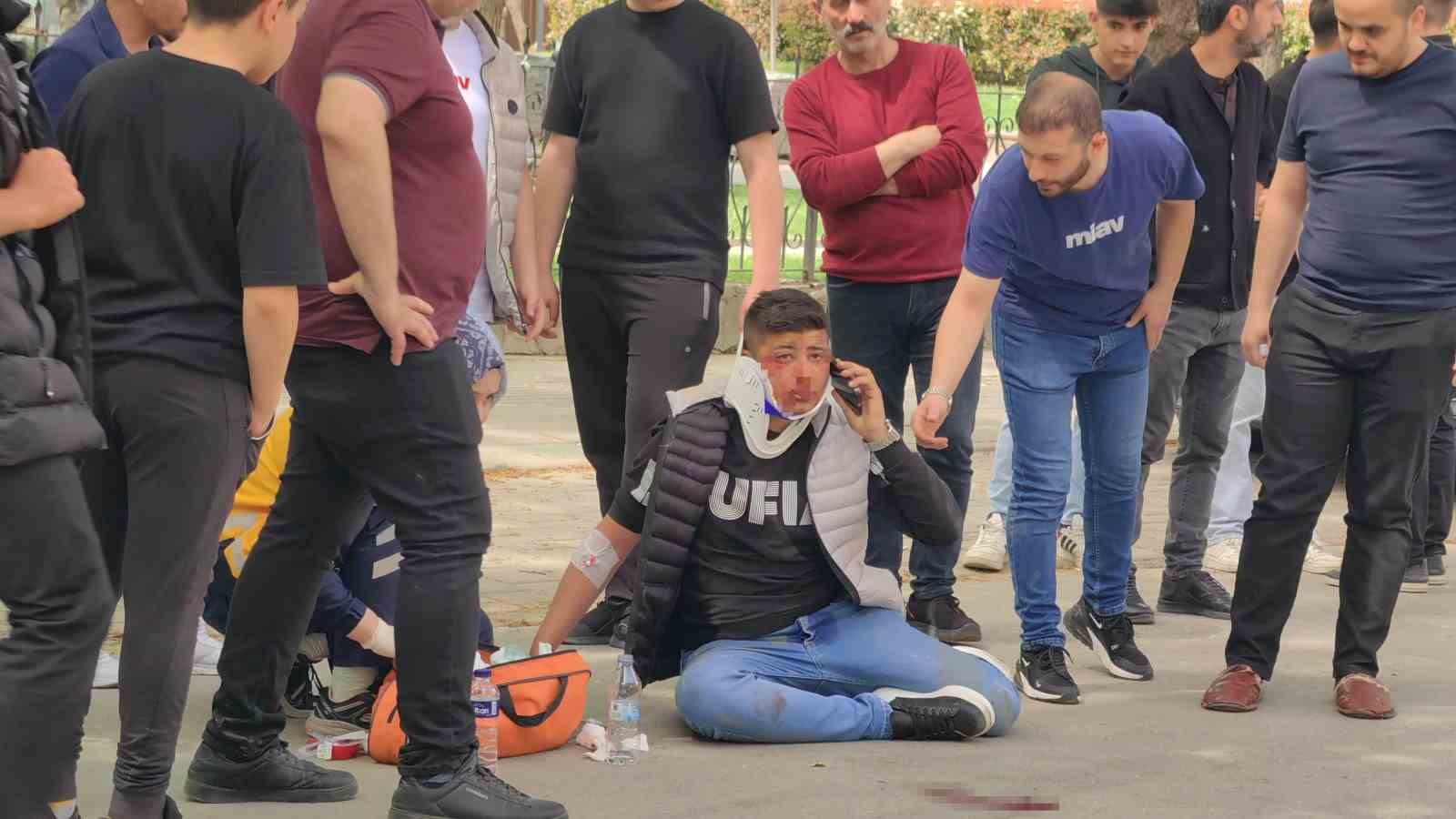 İki Motosiklet Kafa Kafaya Çarpıştı: 1İ Ağır 2 Yaralı