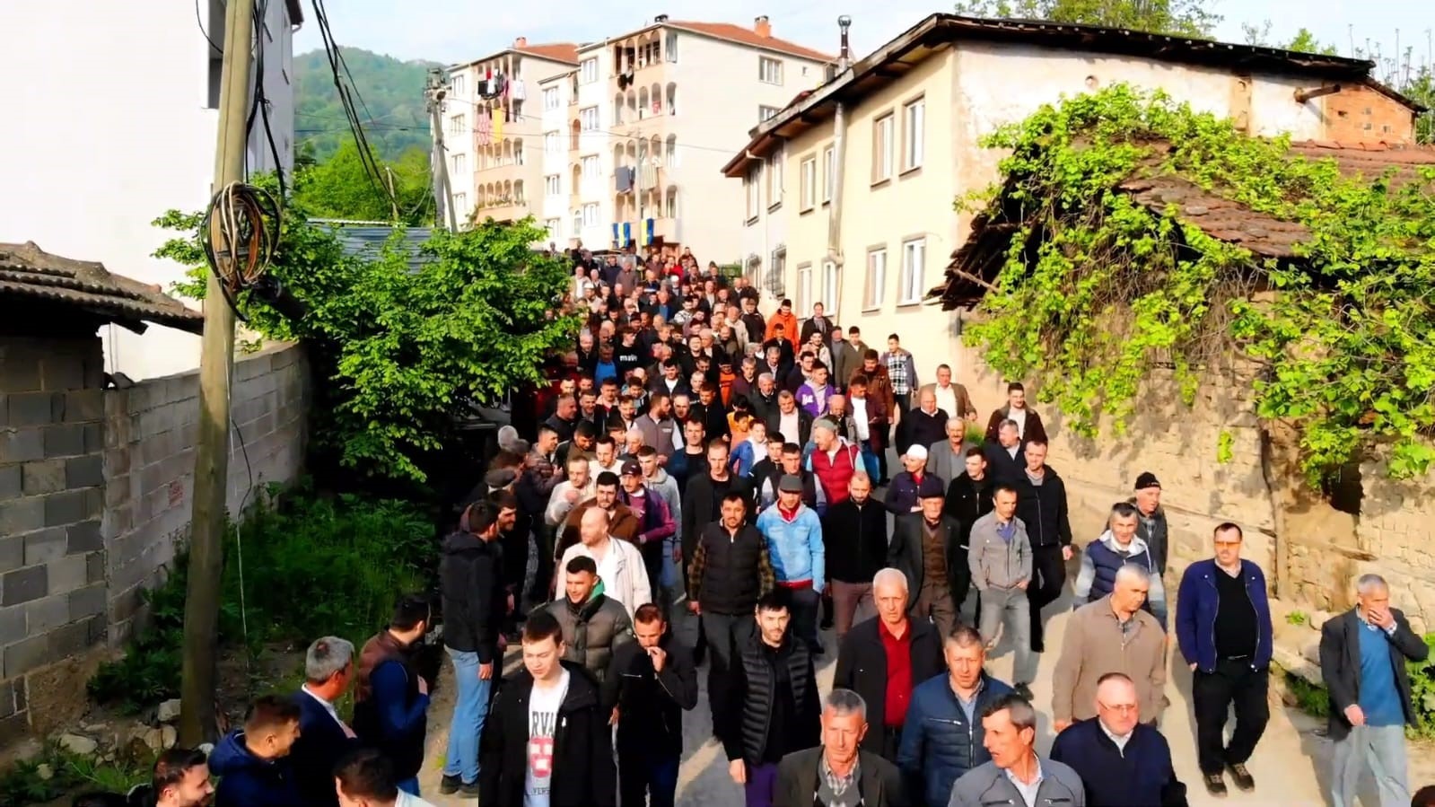 İnegölde 1 Kilometrelik Bayramlaşma