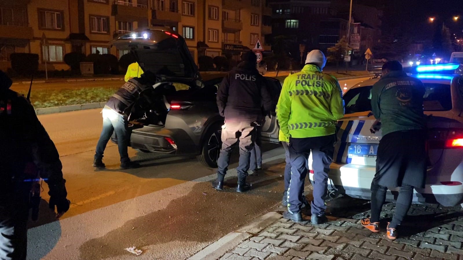 İnegölde 250 Polisle ‘Huzur Uygulaması