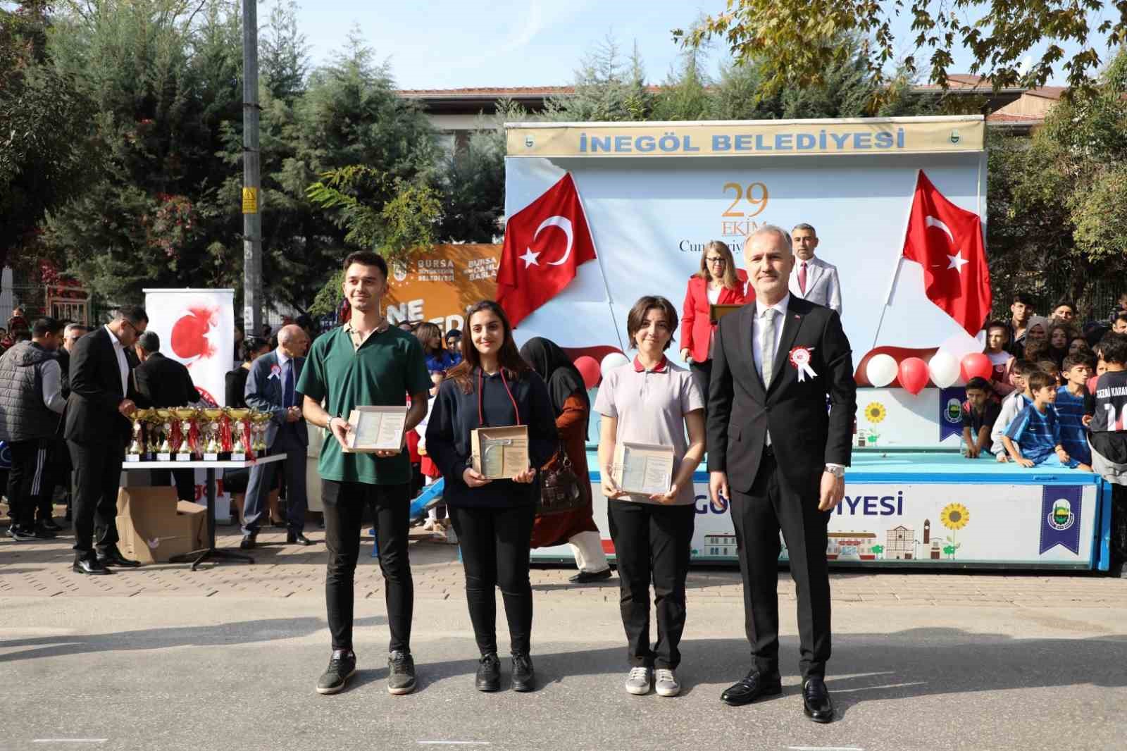 İnegölde Cumhuriyet Bayramının 100. Yıldönümü Coşkuyla Kutlandı
