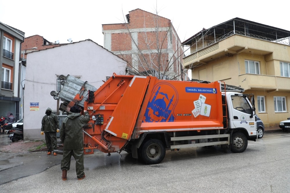İnegölde Dakikada 40 Kilo Çöp Toplanıyor