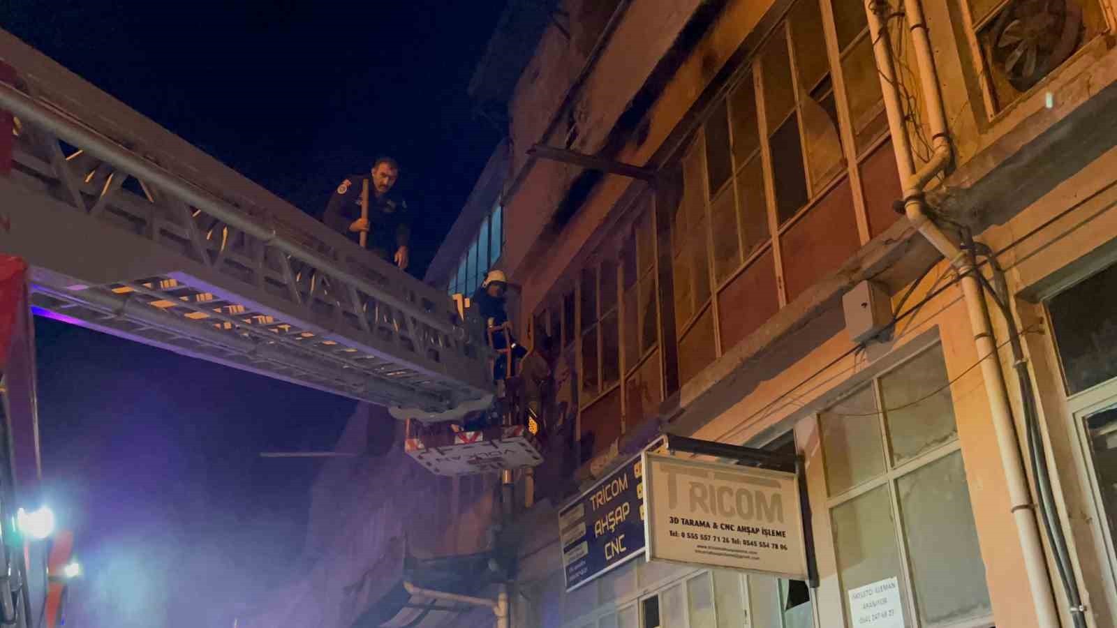 İnegölde Mobilya İmalathanesinde Yangın