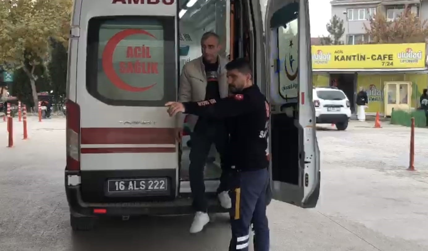 İnegölde Özel Halk Otobüsleri Çarpıştı: 3 Yaralı