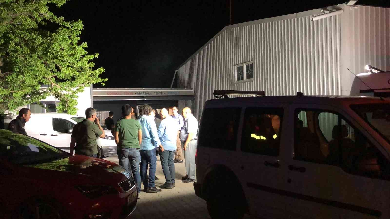 İş Yerine Silahlı Baskın: 2 Yaralı