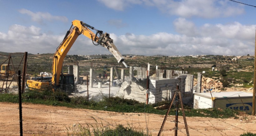 İsrail Güçleri Bir Filistinli Ailenin Evini Yıktı