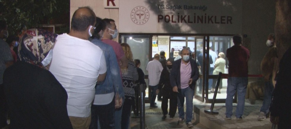 İzmir'de Korona Virüs Aşısına Yoğun Talep
