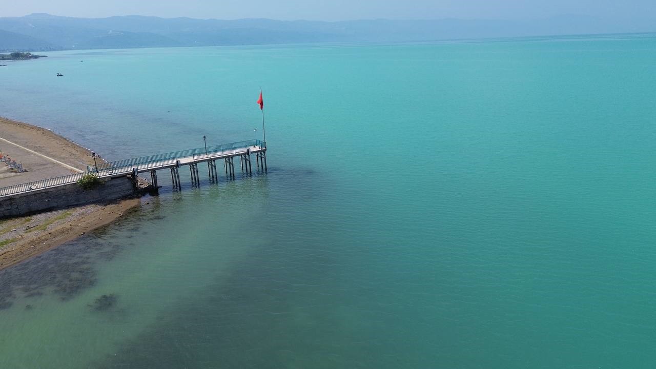 İznik Gölü Turkuaza Büründü