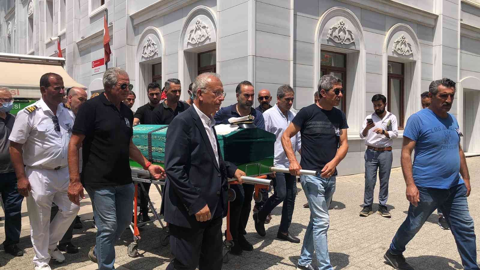 İzzet Kaptan Son Yolculuğuna Uğurlandı