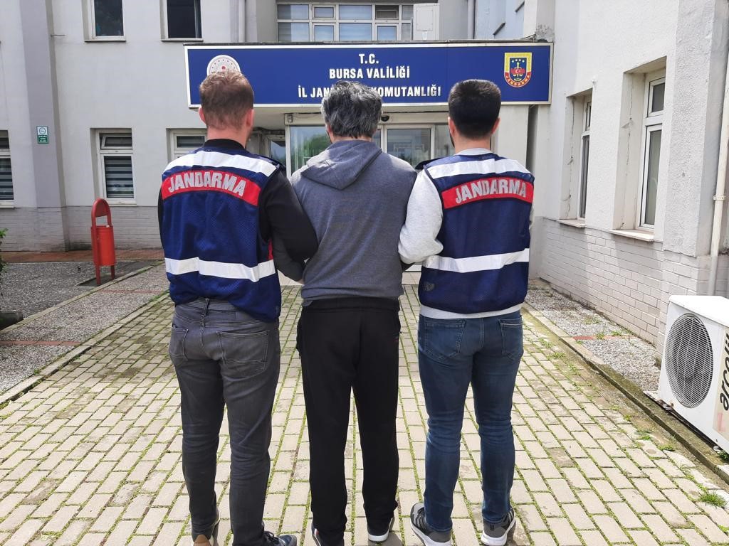 Jandarma, 45 Yıl Kesinleşmiş Hapis Cezası Olan Şahsı Kıskıvrak Yakaladı