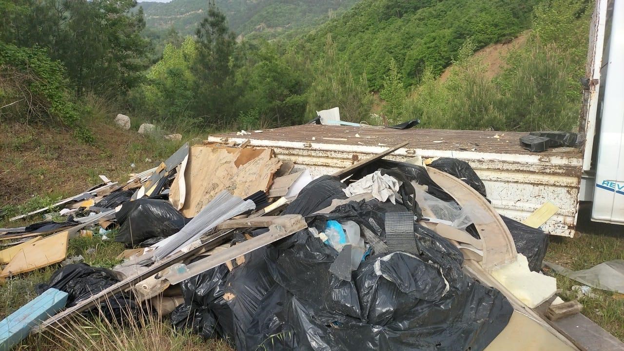 Jasat Çevreyi Kirletenleri Yakaladı