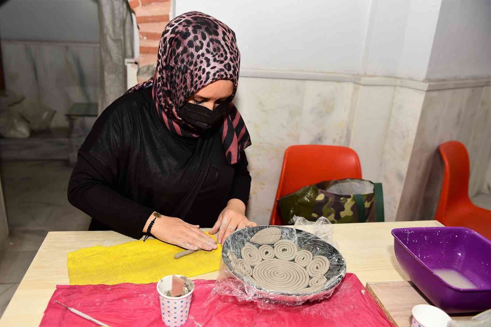 Kadın Çömlek Ustaları Yıldırım'da Yetişiyor