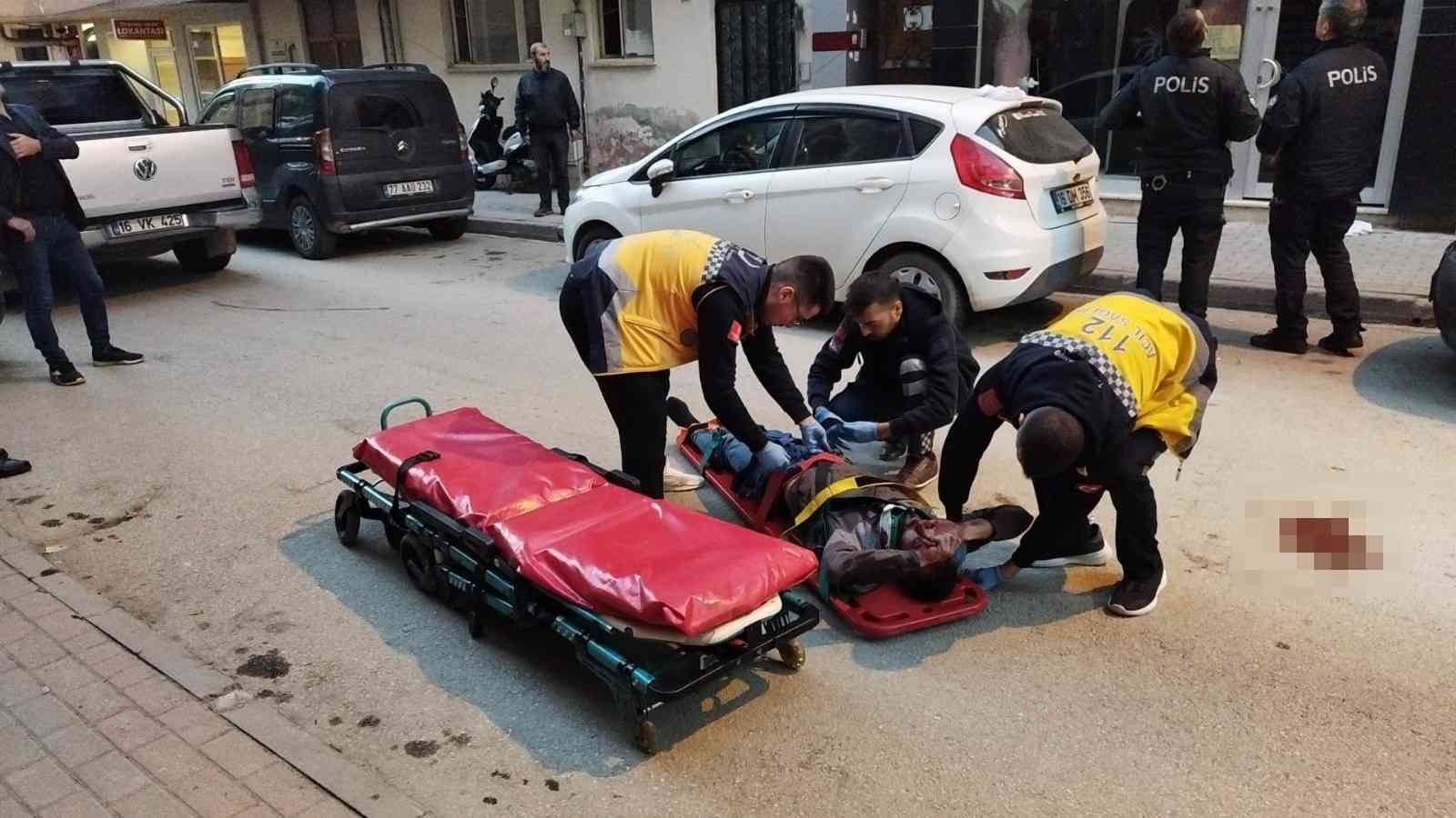 Kanlar İçinde Yolda Yatarken Bulundu