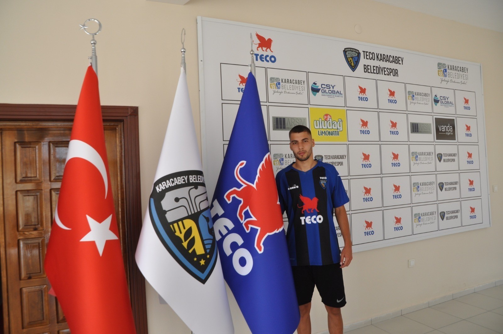 Karacabey Belediyesporda Berk Ali Nizam Yuvada Kaldı