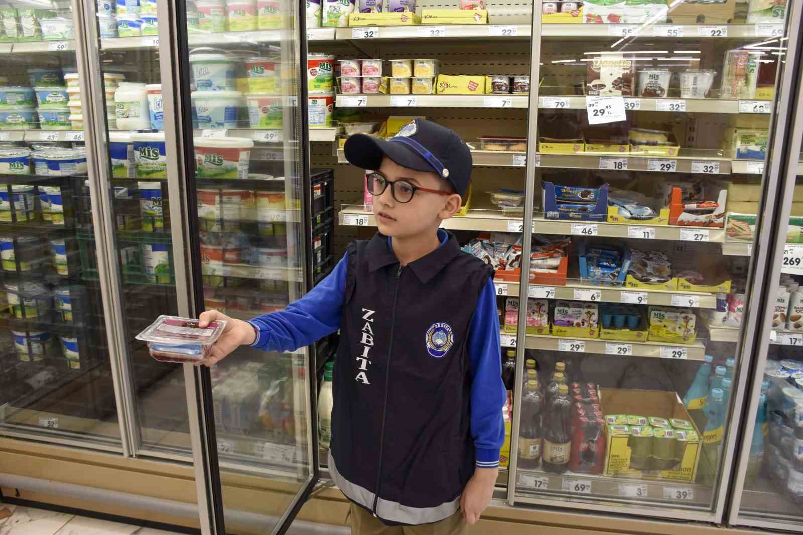 Karacabeyde Çocuklar Zabıta Oldu