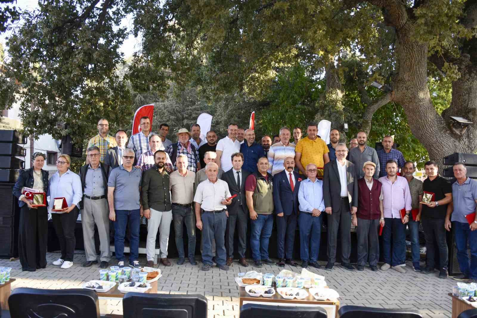 Karacabeyde Tarımın Enleri Ödüllendirildi