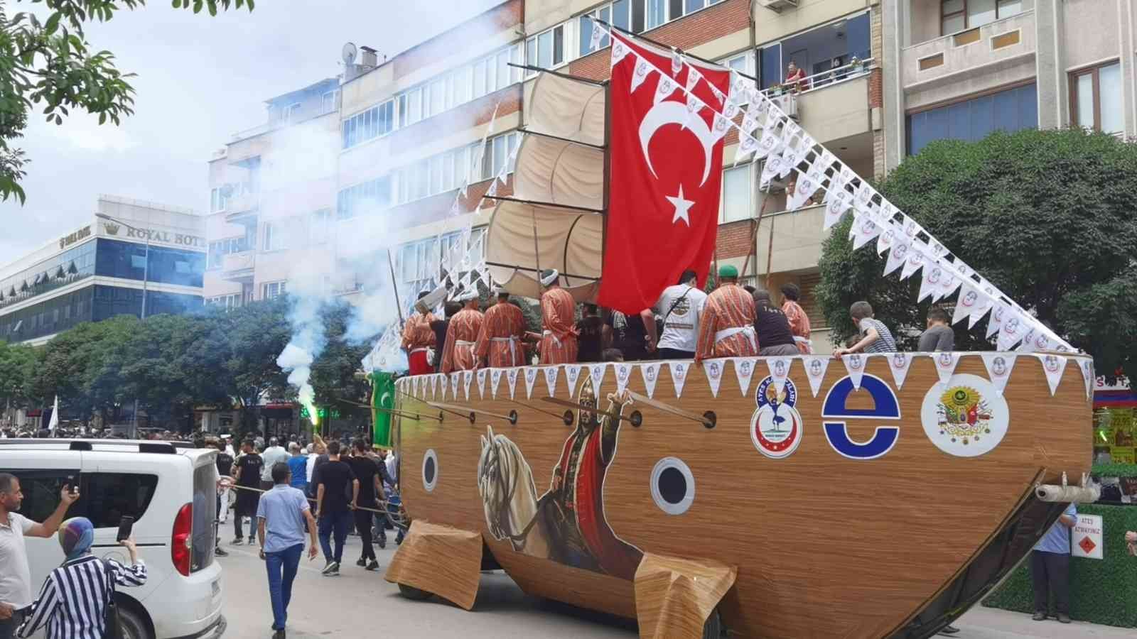Karadan Gemiyi Yürüttüler