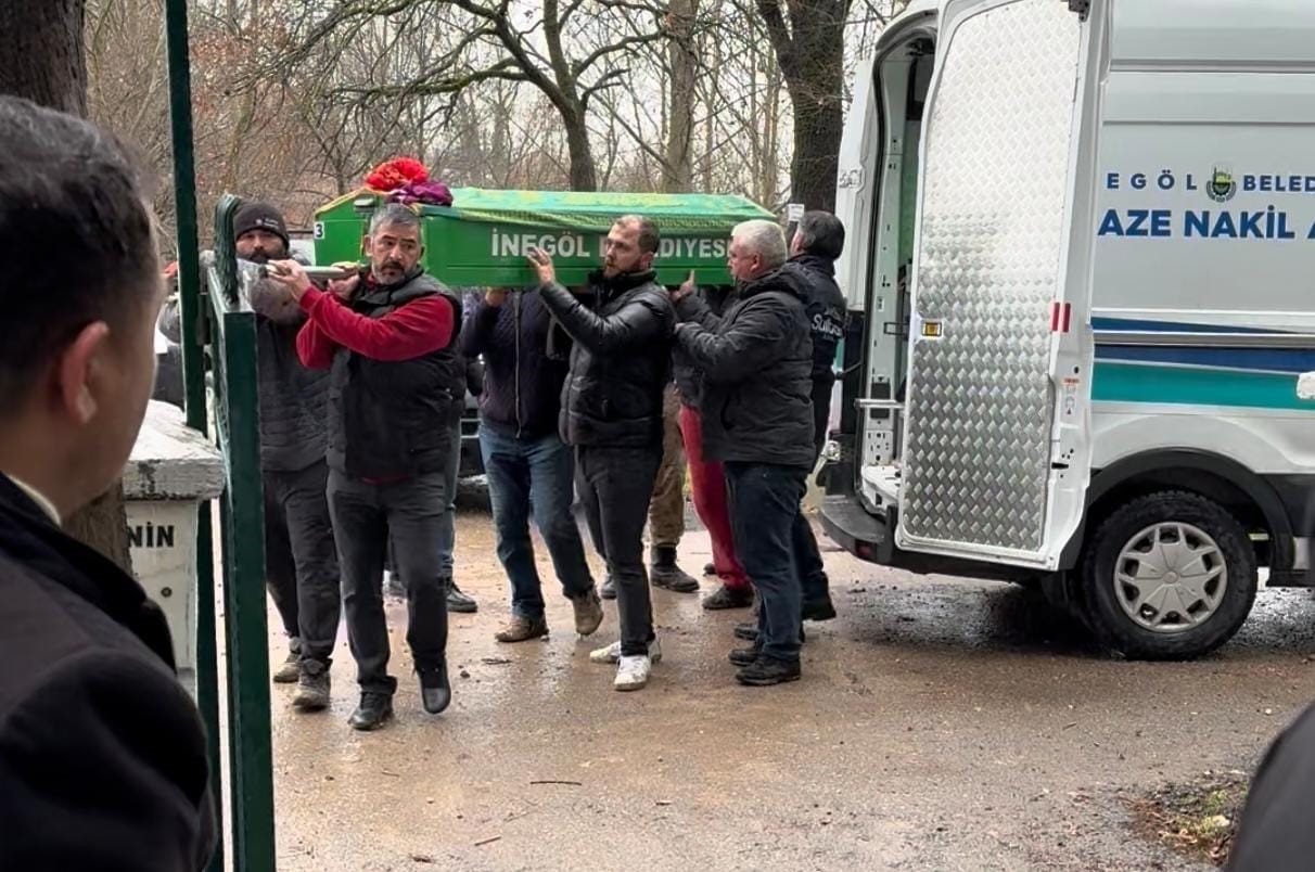 Kaza Kurbanı Abla-Kardeş Gözyaşlarıyla Defnedildi