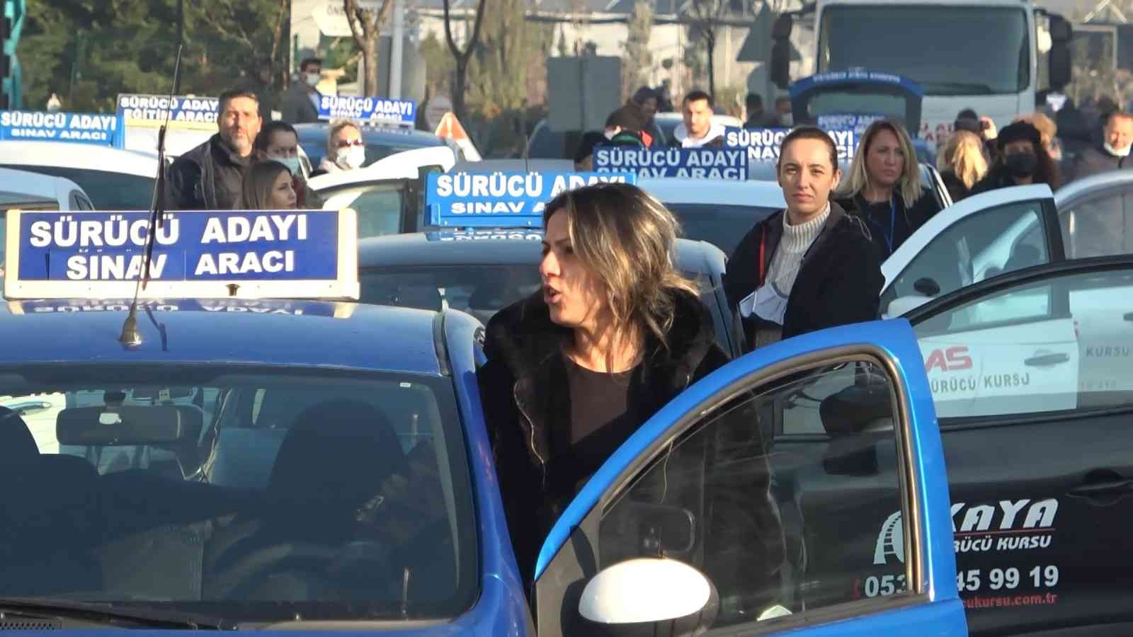 Kaza Kurbanı Sürücü Eğitmenini Protestoyla Andılar