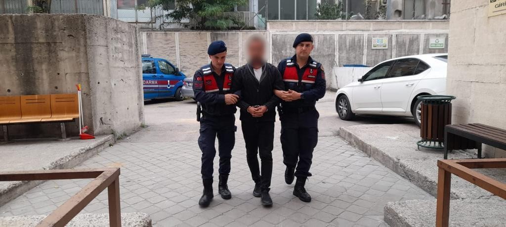 Kendini Binbaşı Olarak Tanıtıp Plaket Yaptırma Bahanesiyle Para İstedi