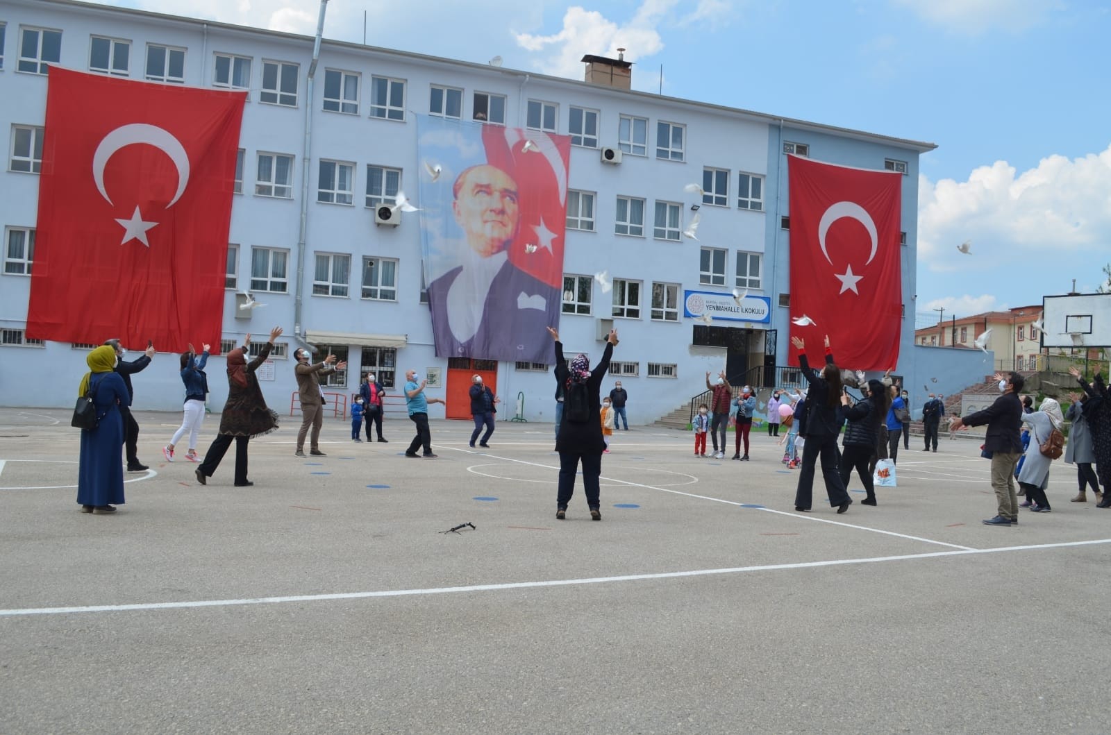 Kestel Yenimahalle İlkokulunda 23 Nisan Kutlaması