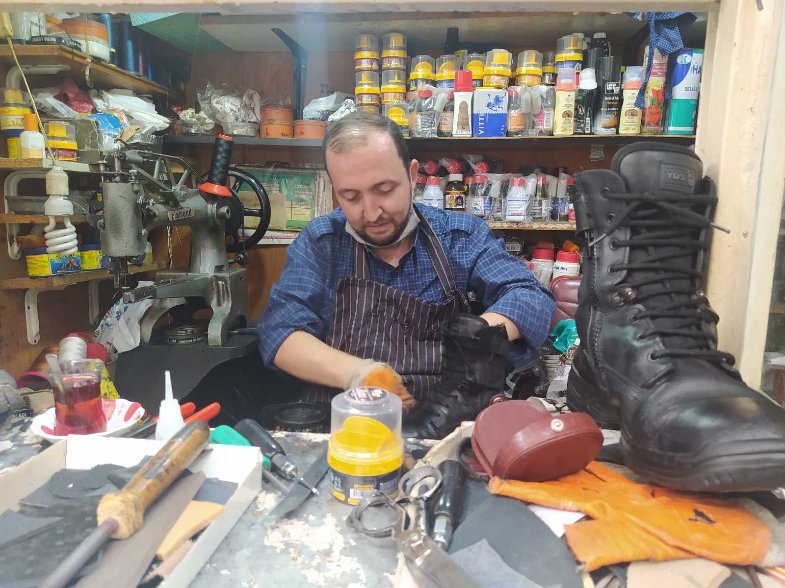 Kış Kapıyı Çaldı, Ayakkabı Tamircilerinin Yüzü Güldü