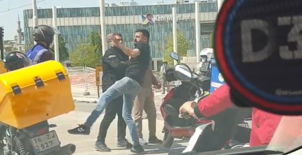 Kısıtlama'da Motosikletli Kuryelerin Kavgası