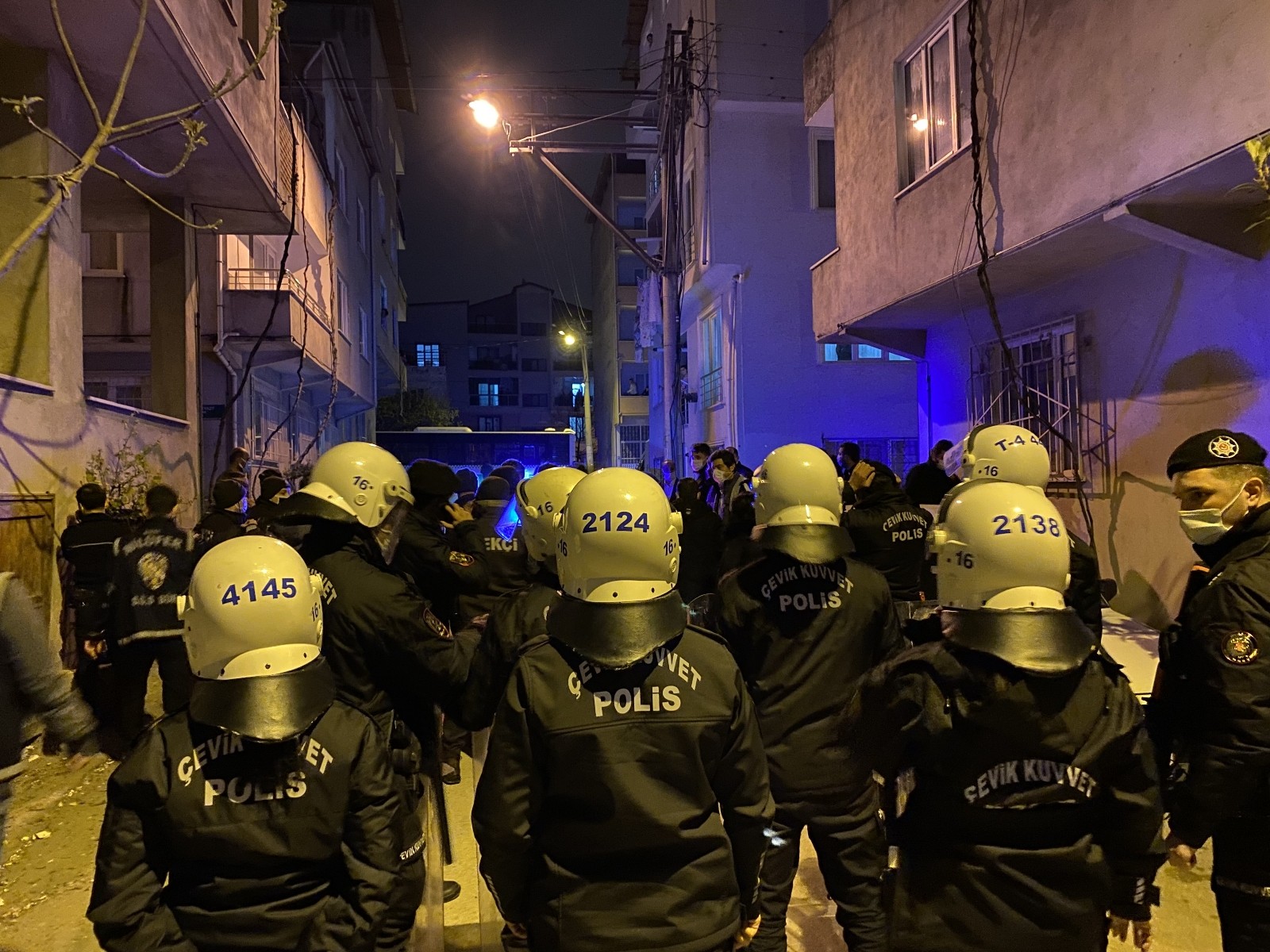 Kısıtlamada Kavgaya Tutuşan 15 Kişiye 47 Bin Lira Ceza