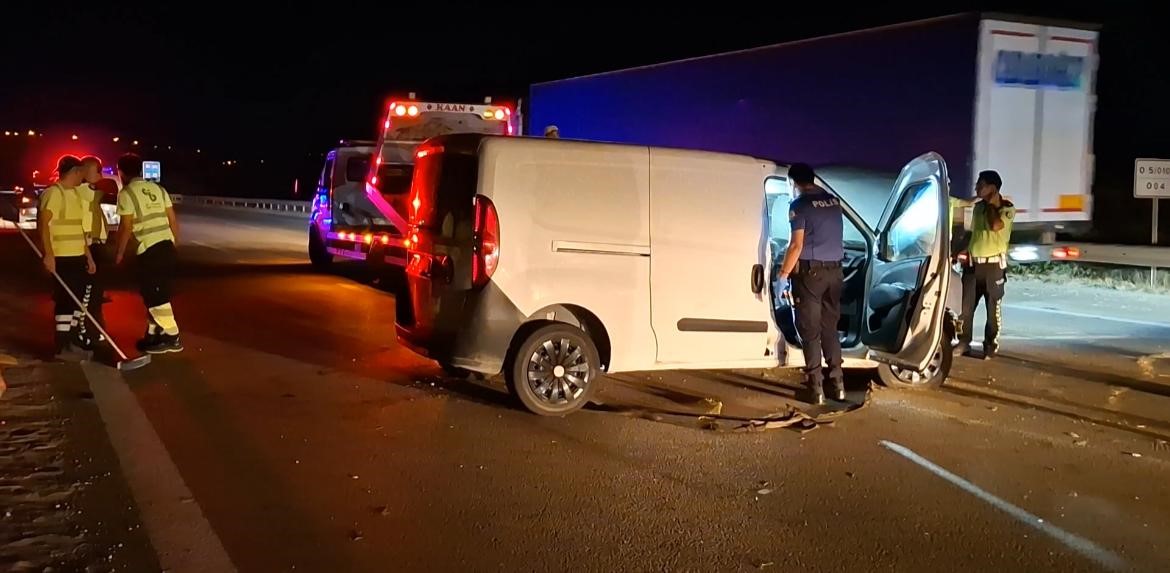 Kontrolden Çıkan Hafif Ticari Araç Bariyerlere Çarptı: 1 Ölü, 1 Yaralı