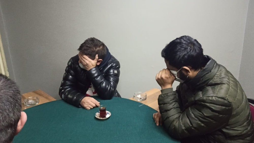Kumar Baskınında ‘Özel Güvenlik Elbiseli Oyunsever, Polisi Kandıramadı