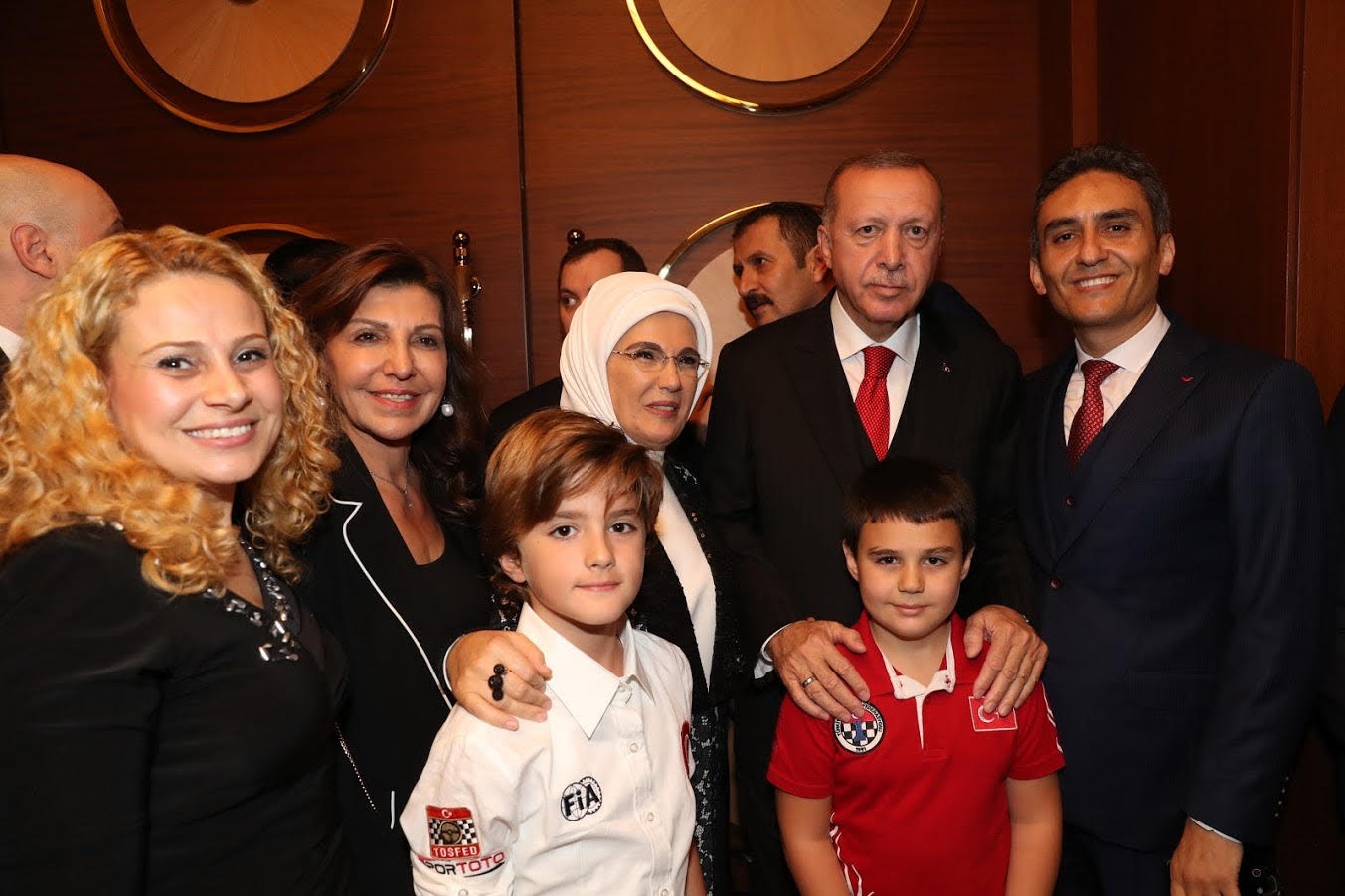 Satrançta Dünyanın Şampiyonu Oldu, Teklif Yağıyor
