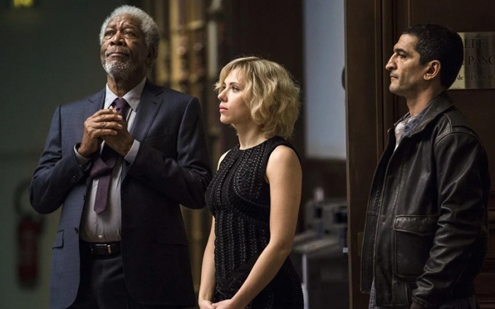 Lucy filmi Morgan Freeman'lı diziye dönüşüyor