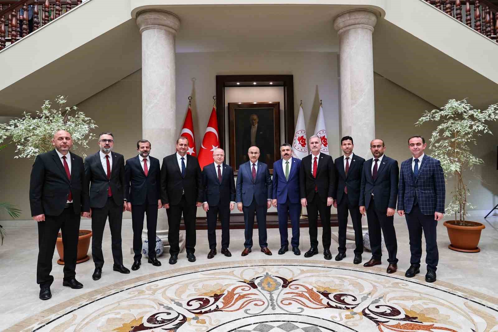 Mazbatalarını Alan Başkanlar, Vali Mahmut Demirtaşı Ziyaret Etti